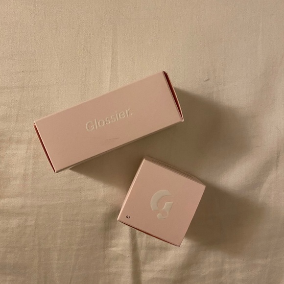 ⚡️Brand New⚡️Glossier skin tint set - Picture 6 of 6